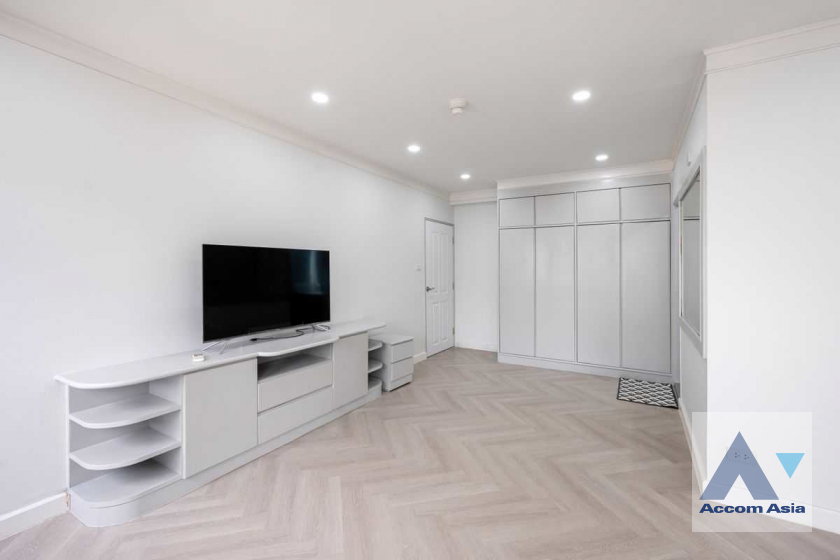 29  2 br Condominium For Sale in Sukhumvit ,Bangkok BTS Nana at Saranjai mansion AA45634