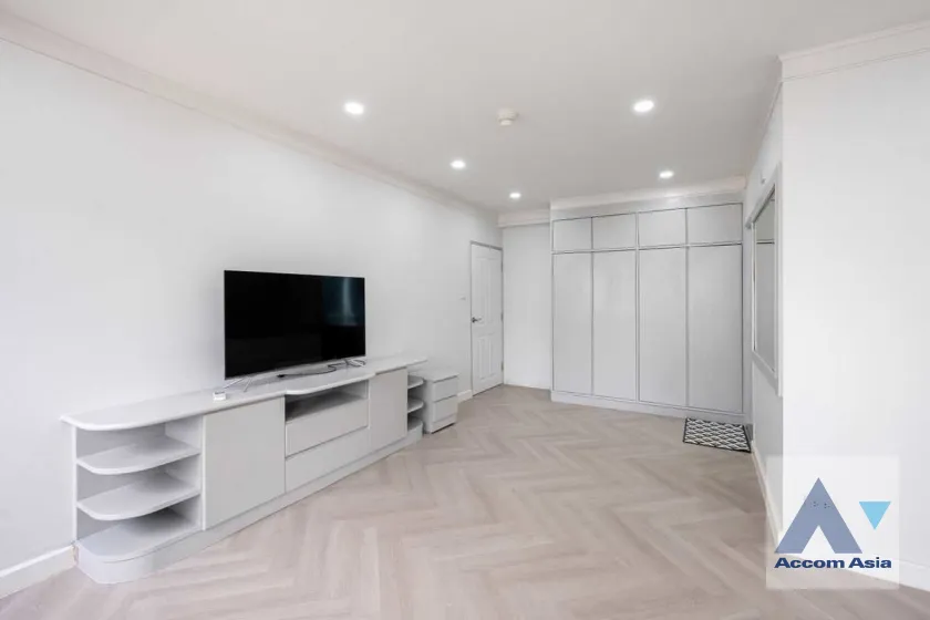 29  2 br Condominium For Sale in Sukhumvit ,Bangkok BTS Nana at Saranjai mansion AA45634