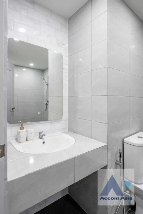 39  2 br Condominium For Sale in Sukhumvit ,Bangkok BTS Nana at Saranjai mansion AA45634