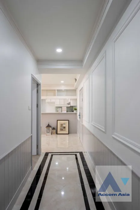 44  2 br Condominium For Sale in Sukhumvit ,Bangkok BTS Nana at Saranjai mansion AA45634