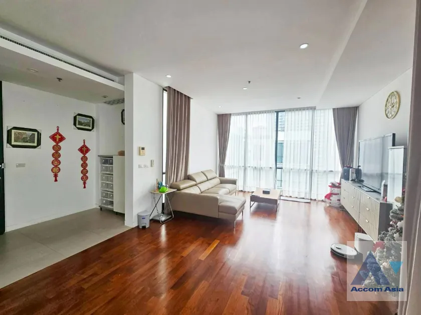 unit 2 Bedrooms  Condominium For Sale in Sukhumvit, Bangkok  near MRT Sukhumvit - BTS Asok (AA45635)