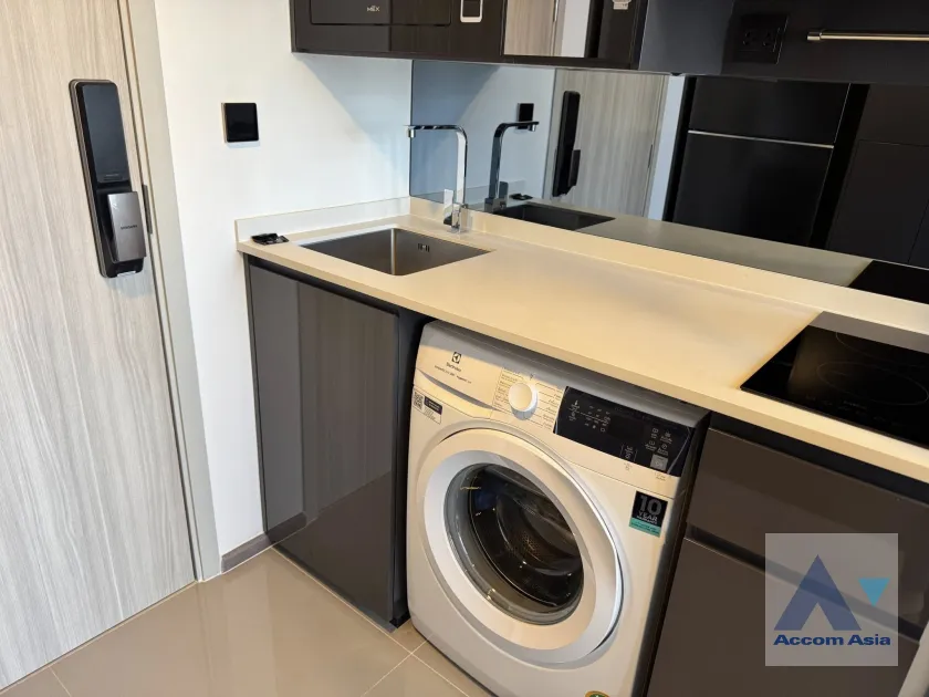 unitFully Furnished, Duplex Condo |  2 Bedrooms  Condominium For Rent & Sale in Silom, Bangkok  (AA45636)