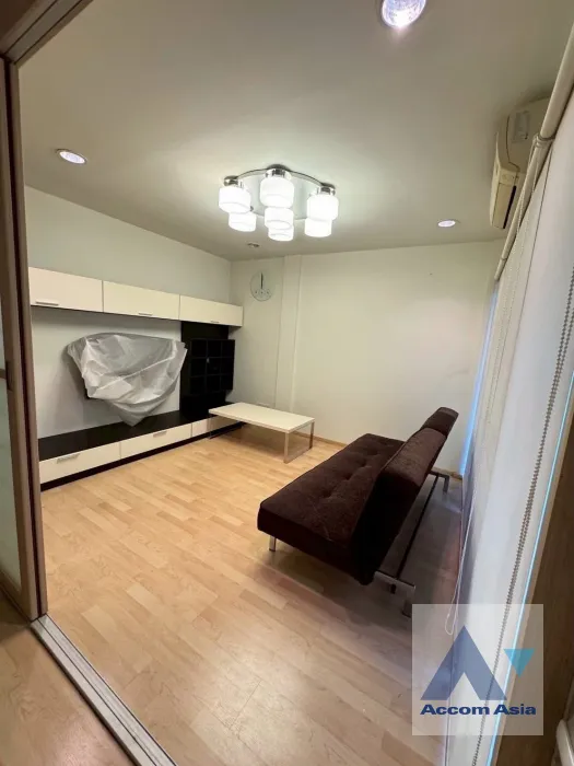 unit 3 Bedrooms  Townhouse For Rent in Pattanakarn, Bangkok  near ARL Ramkhamhaeng (AA45637)