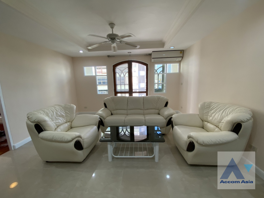  2  3 br Apartment For Rent in Sukhumvit ,Bangkok BTS Phrom Phong at Good maintained AA45638