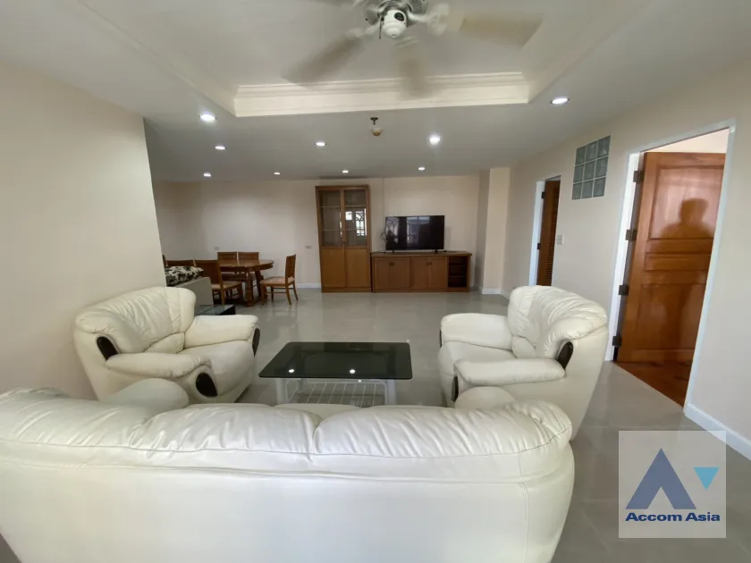 unit 3 Bedrooms  Apartment For Rent in Sukhumvit, Bangkok  near BTS Phrom Phong (AA45638)