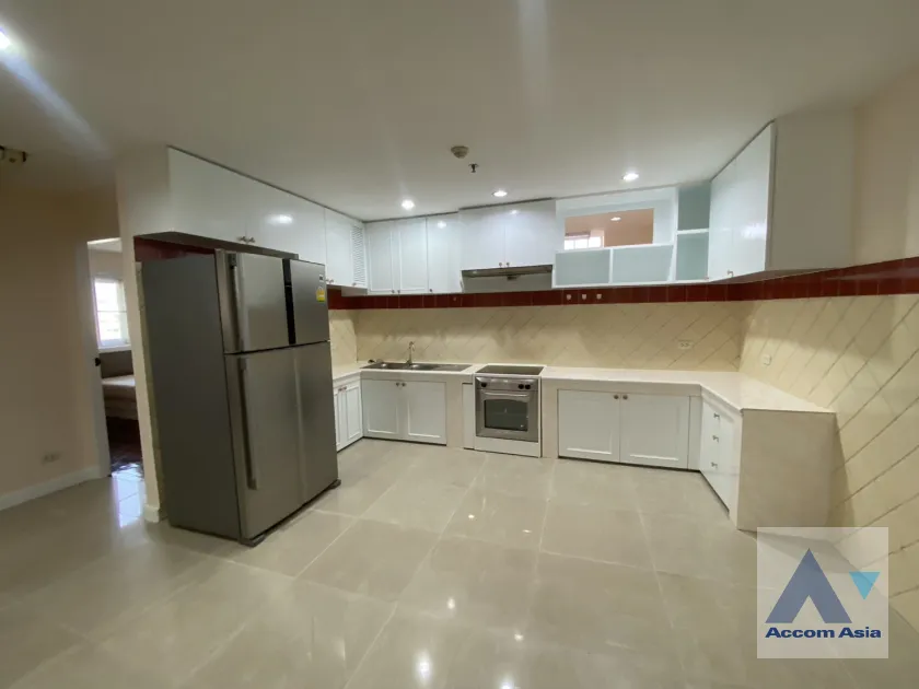unit 3 Bedrooms  Apartment For Rent in Sukhumvit, Bangkok  near BTS Phrom Phong (AA45638)