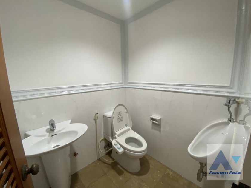 8  3 br Apartment For Rent in Sukhumvit ,Bangkok BTS Phrom Phong at Good maintained AA45638