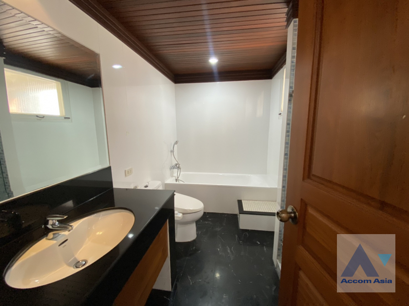 10  3 br Apartment For Rent in Sukhumvit ,Bangkok BTS Phrom Phong at Good maintained AA45638