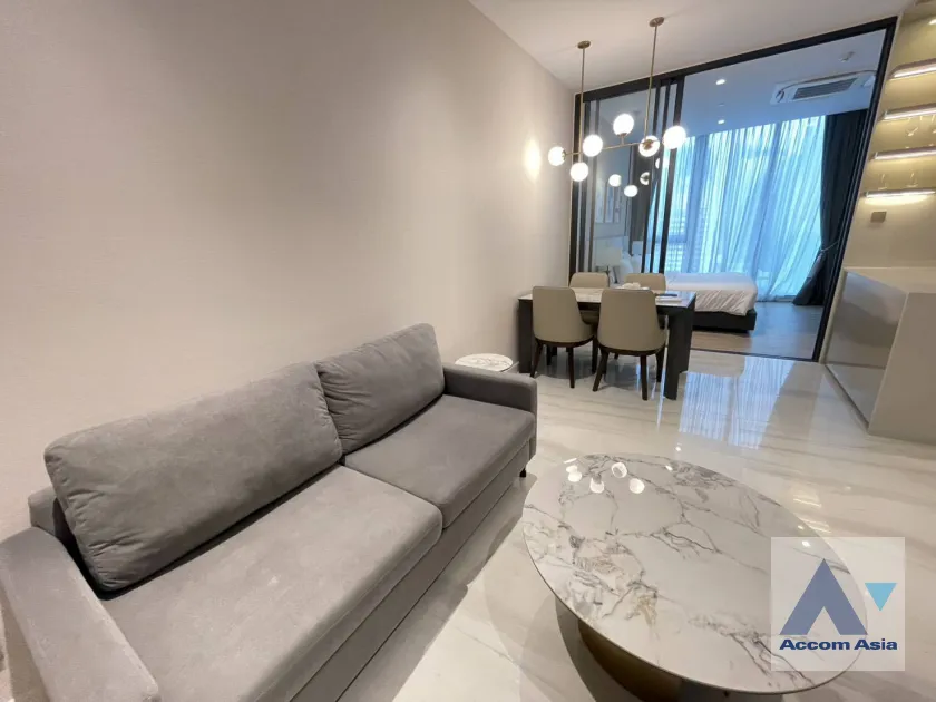 unit 1 Bedroom  Condominium For Rent in Sathorn, Bangkok  near BTS Chong Nonsi - MRT Lumphini (AA45641)