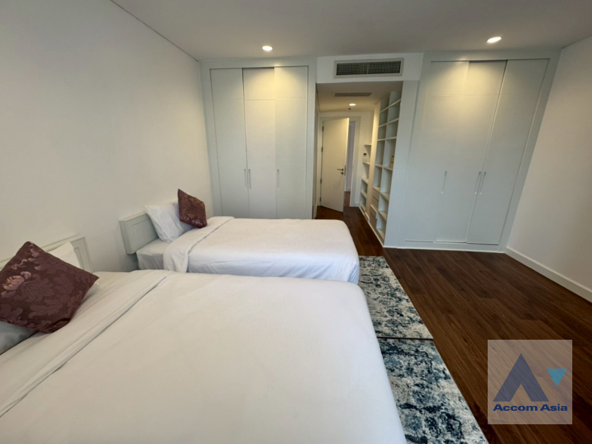 15  3 br Apartment for rent and sale in Sukhumvit ,Bangkok BTS Ekkamai at Ekkamai Family Apartment AA45644