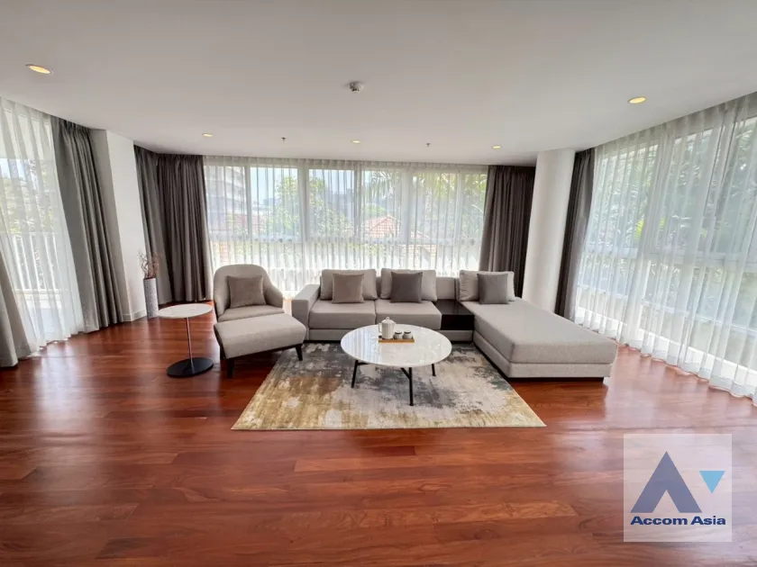 unit 3 Bedrooms  Apartment For Rent & Sale in Sukhumvit, Bangkok  near BTS Ekkamai (AA45644)