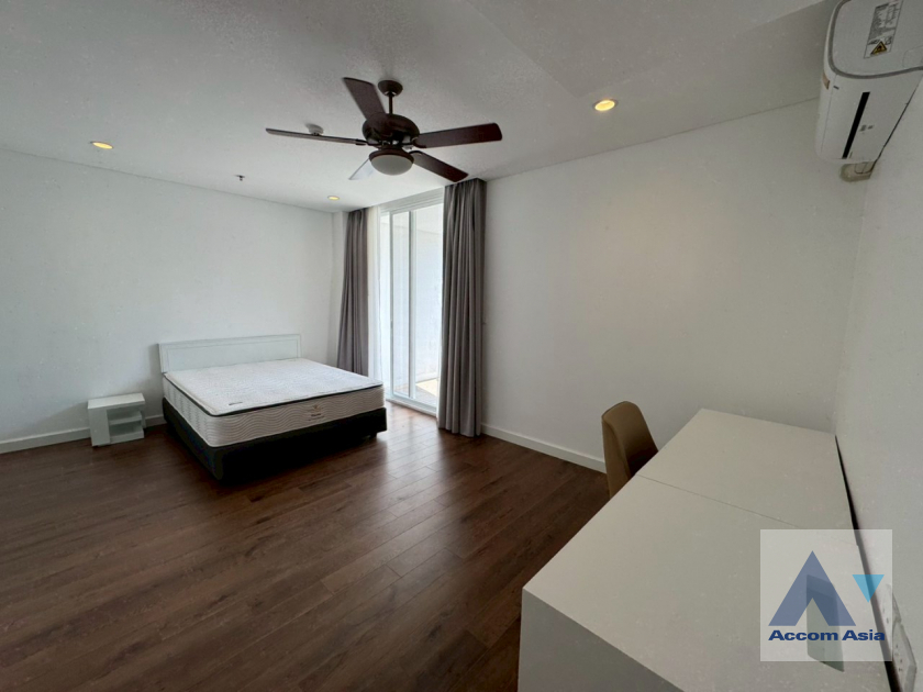 14  4 br Apartment For Rent in Sukhumvit ,Bangkok BTS Ekkamai at Ekkamai Family Apartment AA45647