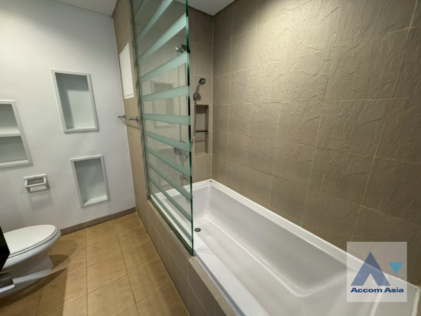 16  4 br Apartment For Rent in Sukhumvit ,Bangkok BTS Ekkamai at Ekkamai Family Apartment AA45647