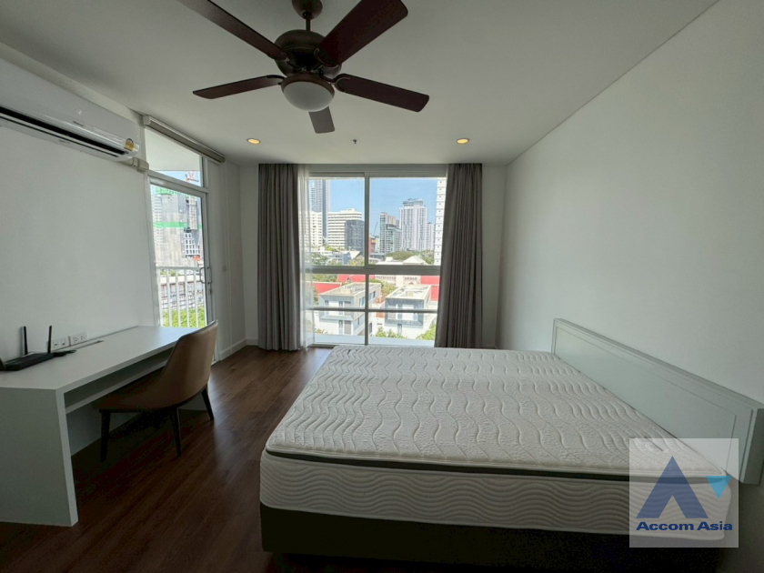12  4 br Apartment For Rent in Sukhumvit ,Bangkok BTS Ekkamai at Ekkamai Family Apartment AA45647