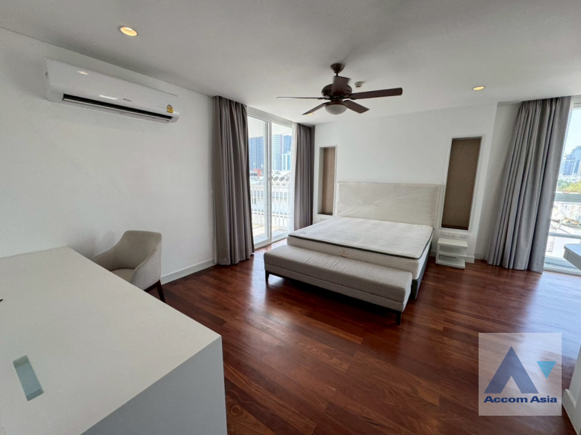 10  4 br Apartment For Rent in Sukhumvit ,Bangkok BTS Ekkamai at Ekkamai Family Apartment AA45647