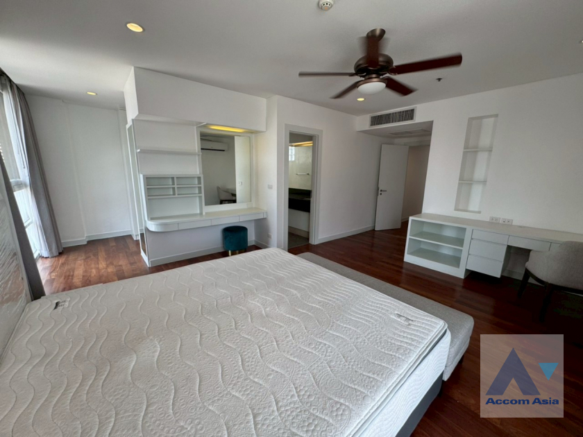 20  4 br Apartment For Rent in Sukhumvit ,Bangkok BTS Ekkamai at Ekkamai Family Apartment AA45647