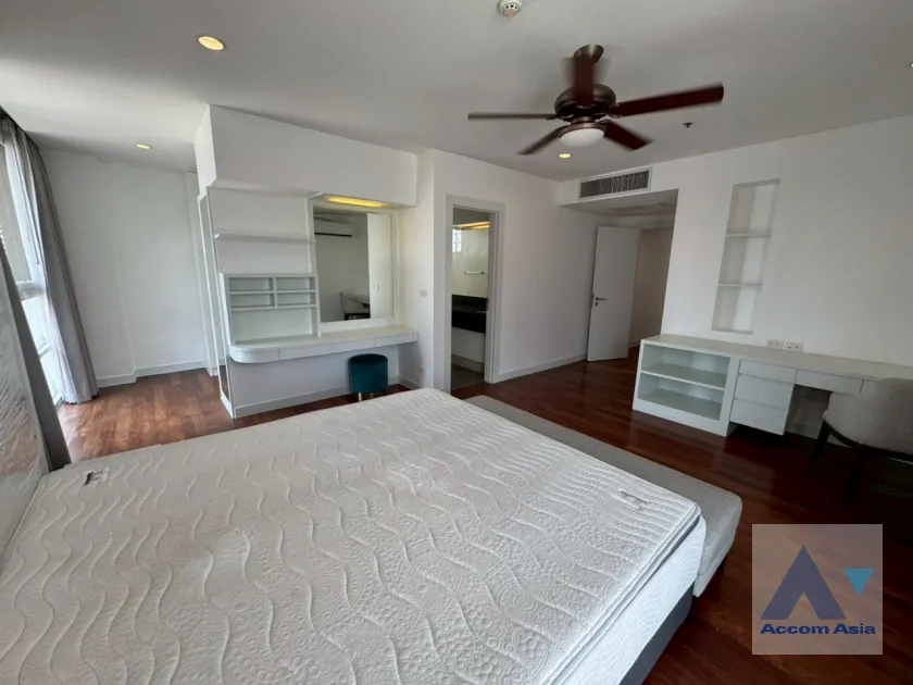 20  4 br Apartment for rent and sale in Sukhumvit ,Bangkok BTS Ekkamai at Ekkamai Family Apartment AA45647
