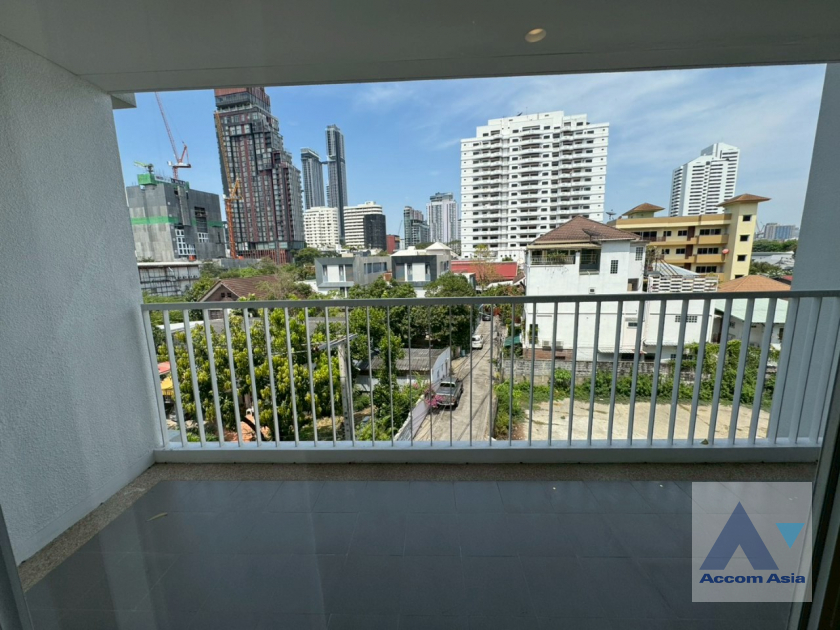 25  4 br Apartment For Rent in Sukhumvit ,Bangkok BTS Ekkamai at Ekkamai Family Apartment AA45648
