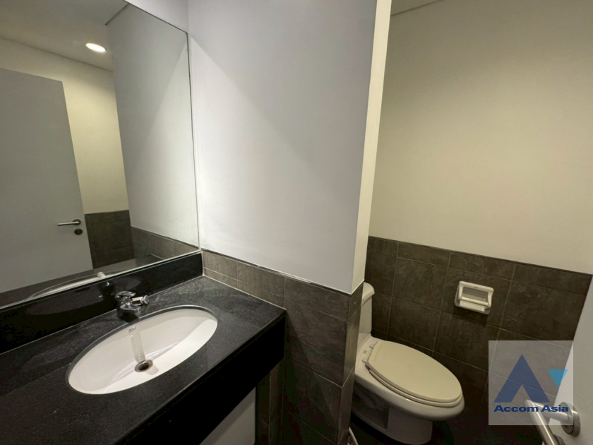 9  4 br Apartment For Rent in Sukhumvit ,Bangkok BTS Ekkamai at Ekkamai Family Apartment AA45648