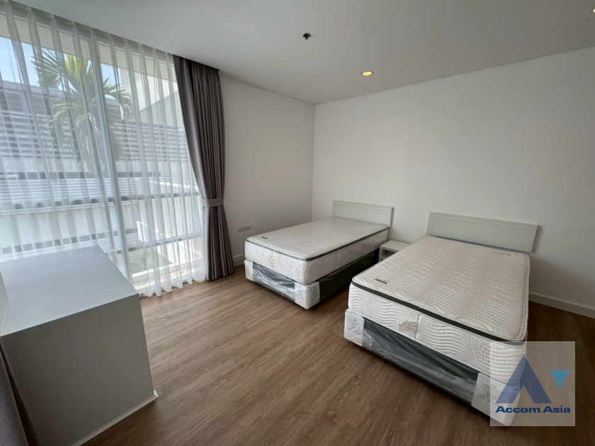 13  4 br Apartment For Rent in Sukhumvit ,Bangkok BTS Ekkamai at Ekkamai Family Apartment AA45648