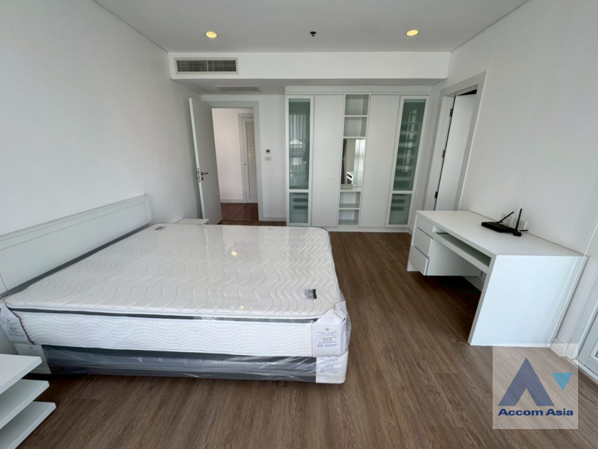6  4 br Apartment For Rent in Sukhumvit ,Bangkok BTS Ekkamai at Ekkamai Family Apartment AA45648