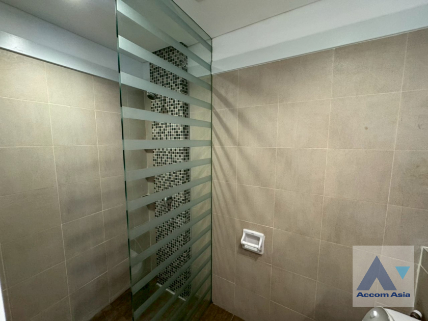 16  4 br Apartment For Rent in Sukhumvit ,Bangkok BTS Ekkamai at Ekkamai Family Apartment AA45648