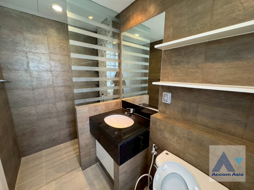 17  4 br Apartment For Rent in Sukhumvit ,Bangkok BTS Ekkamai at Ekkamai Family Apartment AA45648