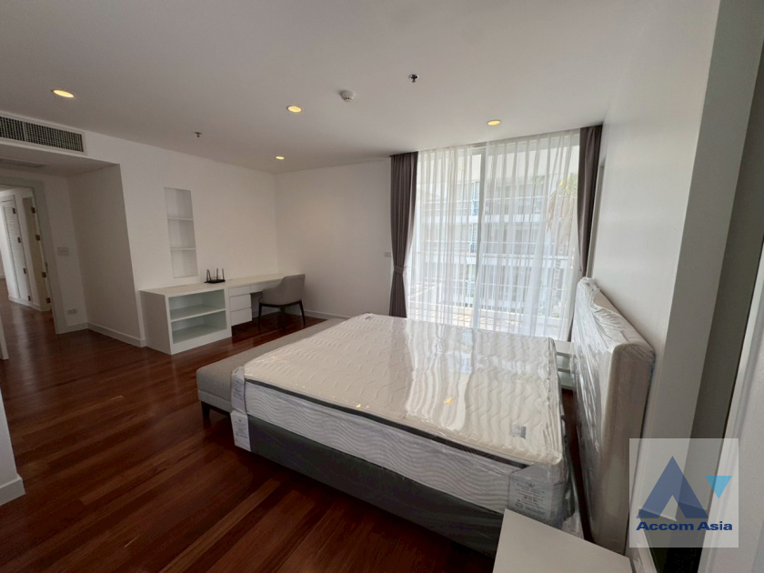 7  4 br Apartment For Rent in Sukhumvit ,Bangkok BTS Ekkamai at Ekkamai Family Apartment AA45648