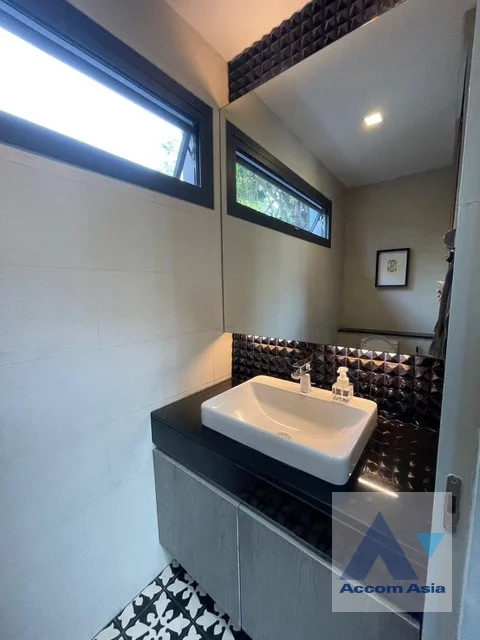 29  3 br House For Rent in Sukhumvit ,Bangkok BTS Phrom Phong AA45652