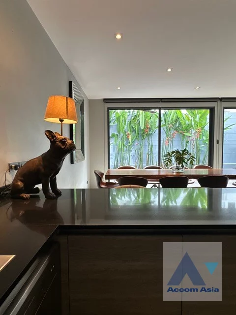 8  3 br House For Rent in Sukhumvit ,Bangkok BTS Phrom Phong AA45652