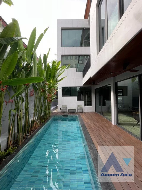 unitFully Furnished |  3 Bedrooms  House For Rent in Sukhumvit, Bangkok  near BTS Phrom Phong (AA45652)