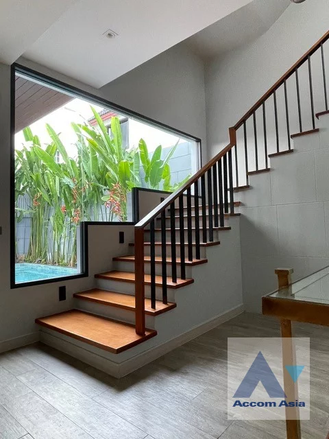 15  3 br House For Rent in Sukhumvit ,Bangkok BTS Phrom Phong AA45652