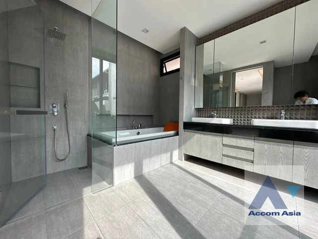 27  3 br House For Rent in Sukhumvit ,Bangkok BTS Phrom Phong AA45652