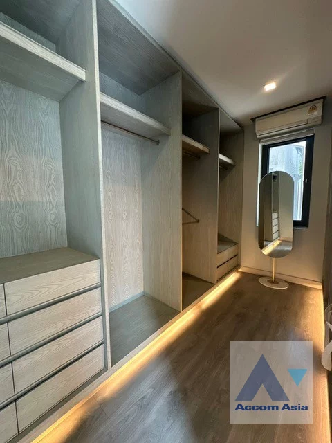 25  3 br House For Rent in Sukhumvit ,Bangkok BTS Phrom Phong AA45652