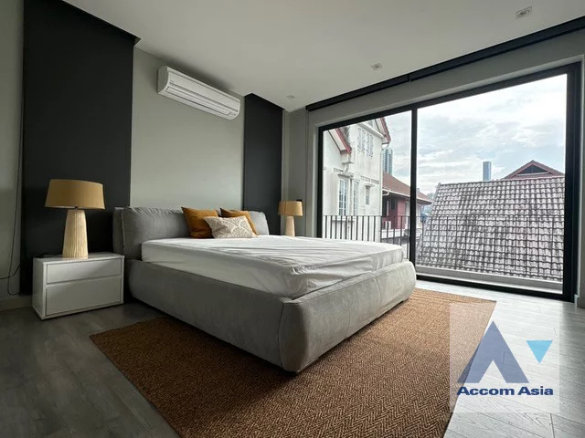 22  3 br House For Rent in Sukhumvit ,Bangkok BTS Phrom Phong AA45652