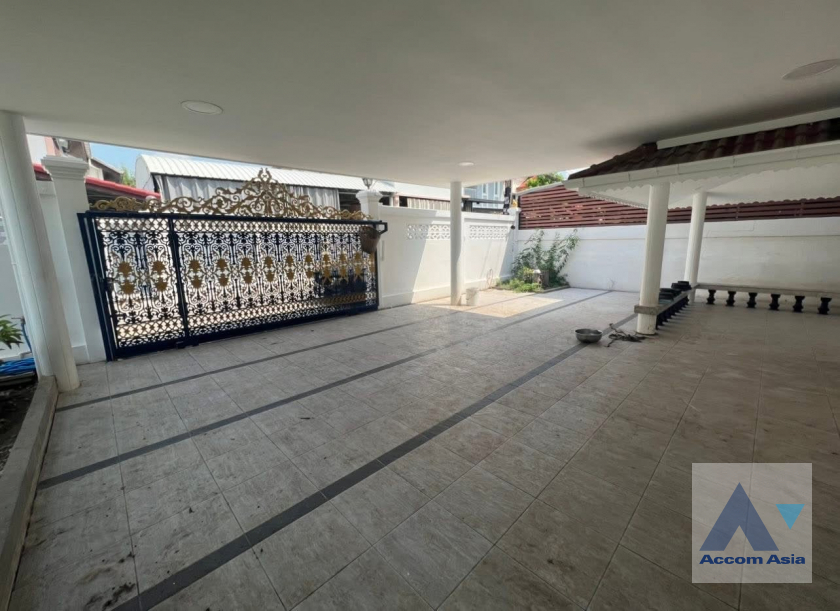 4  3 br House For Sale in Pattanakarn ,Bangkok  AA45655