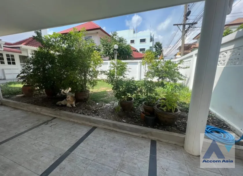unit 3 Bedrooms  House For Sale in Pattanakarn, Bangkok  (AA45655)