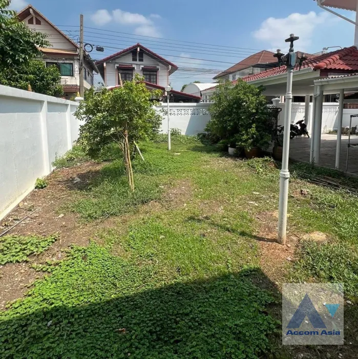 unit 3 Bedrooms  House For Sale in Pattanakarn, Bangkok  (AA45655)