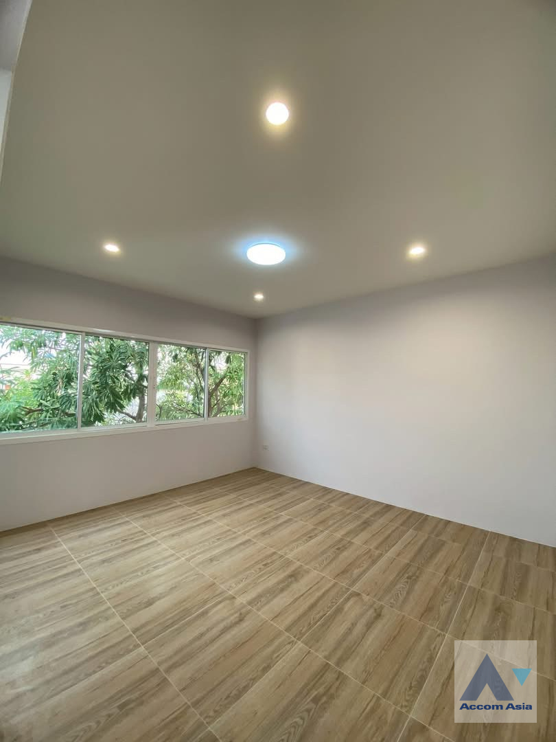 15  4 br House For Rent in Pattanakarn ,Bangkok  AA45656