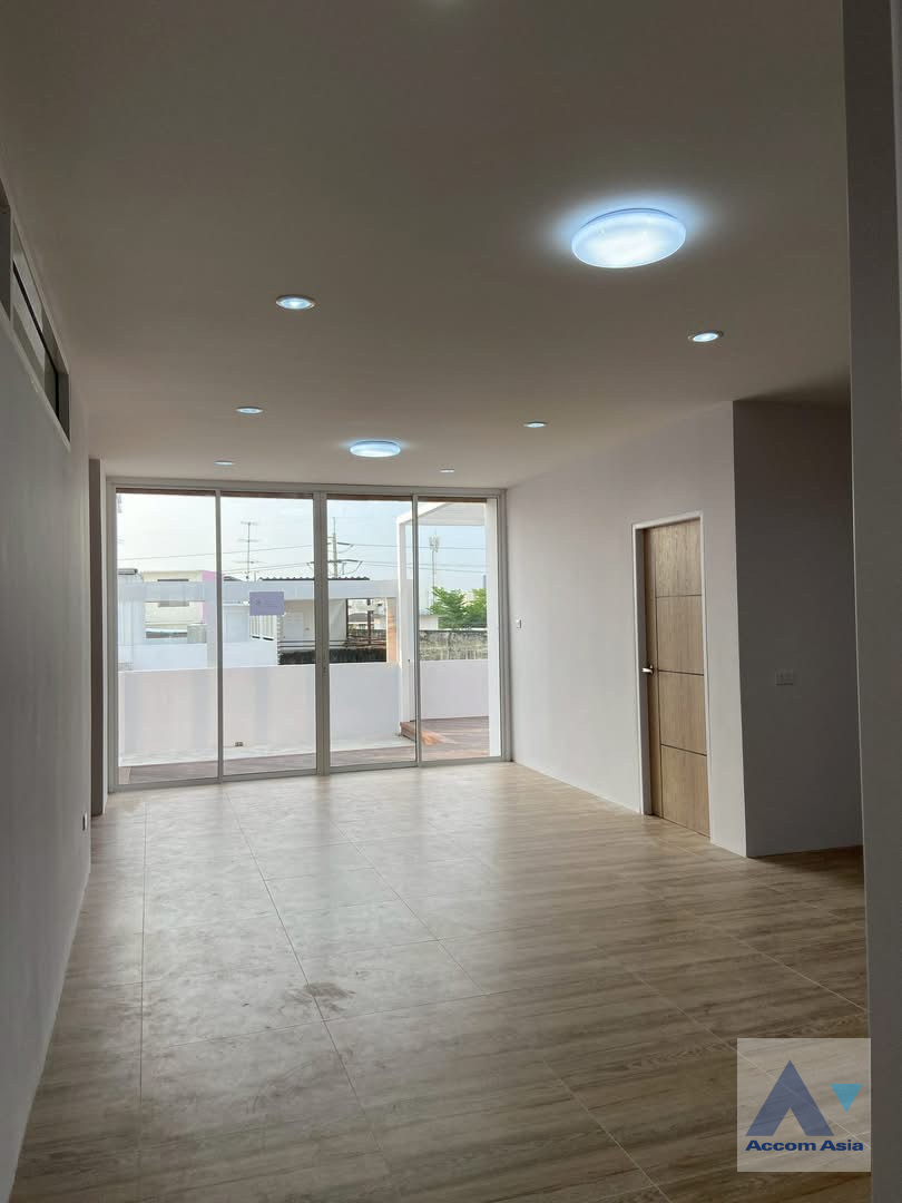 11  4 br House For Rent in Pattanakarn ,Bangkok  AA45656