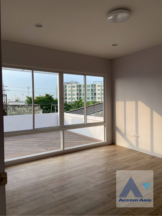 12  4 br House For Rent in Pattanakarn ,Bangkok  AA45656