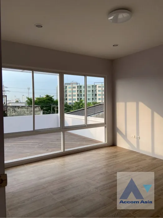 12  4 br House For Rent in Pattanakarn ,Bangkok  AA45656