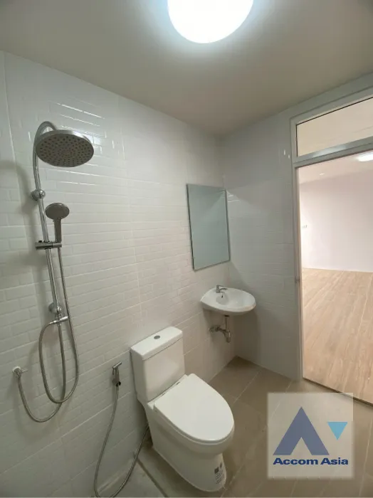 16  4 br House For Rent in Pattanakarn ,Bangkok  AA45656