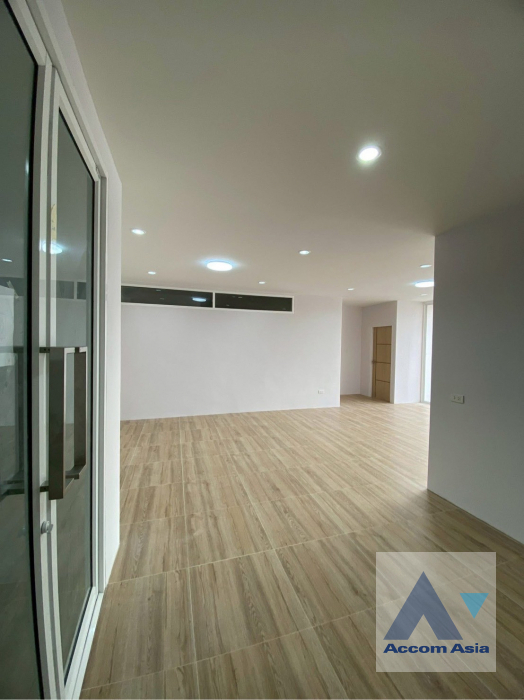 9  4 br House For Rent in Pattanakarn ,Bangkok  AA45656