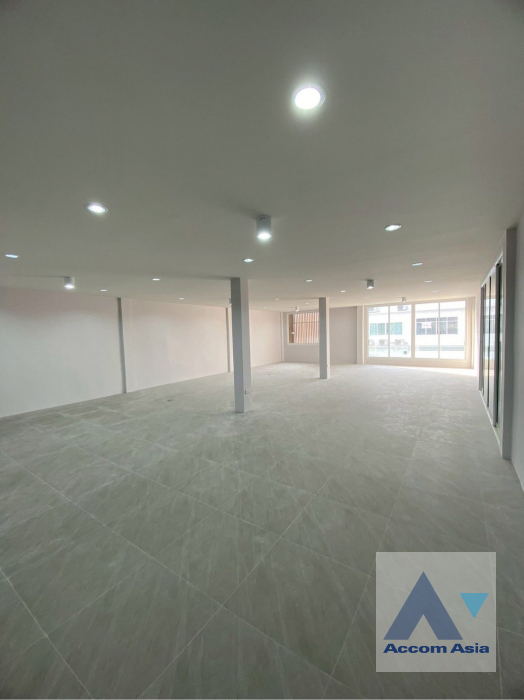 5  4 br House For Rent in Pattanakarn ,Bangkok  AA45656