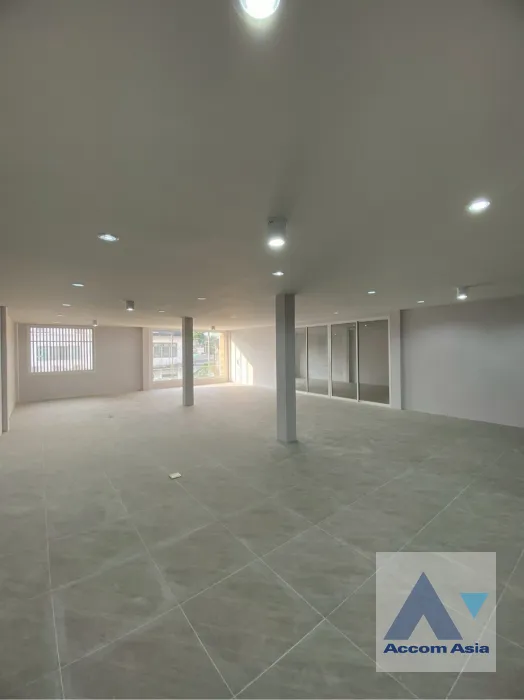 unitHome Office |  4 Bedrooms  House For Rent in Pattanakarn, Bangkok  (AA45656)
