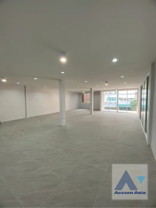 unitHome Office |  4 Bedrooms  House For Rent in Pattanakarn, Bangkok  (AA45656)