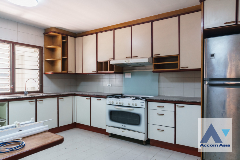 10  3 br Apartment for rent and sale in Sukhumvit ,Bangkok BTS Asok - MRT Sukhumvit at Family-Friendly 360 SQ.M. Residence Near Terminal 21 AA45666