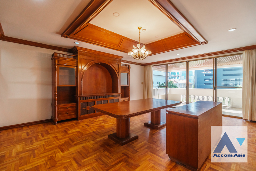  1  3 br Apartment For Rent in Sukhumvit ,Bangkok MRT Sukhumvit - BTS Asok at Family-Friendly 360 SQ.M. Residence Near Terminal 21 AA45666