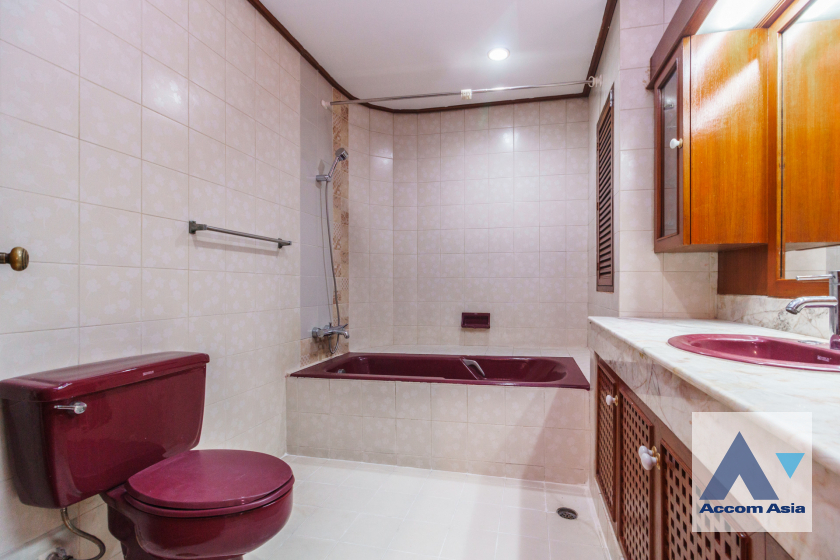 35  3 br Apartment for rent and sale in Sukhumvit ,Bangkok BTS Asok - MRT Sukhumvit at Family-Friendly 360 SQ.M. Residence Near Terminal 21 AA45666